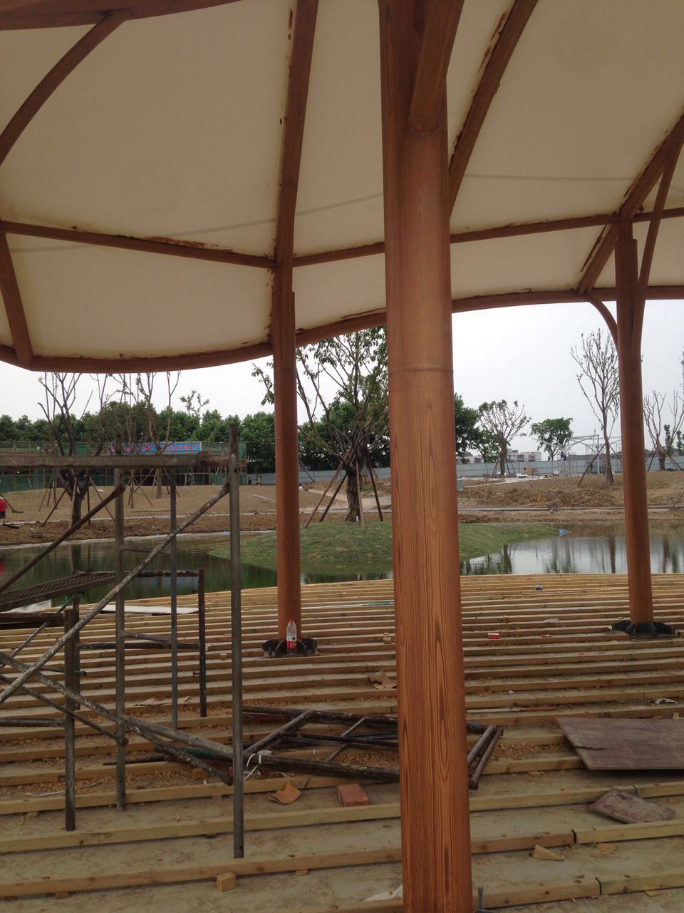酉阳湿地公园凉亭仿木纹项目